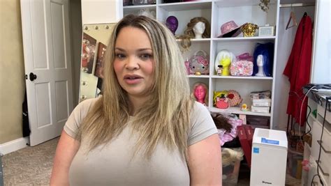 YouTuber Trisha Paytas Criticized for Coming Out As。